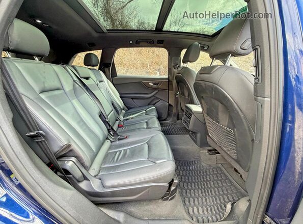 WA1AXAF70MD010157 2021 AUDI Q7 Blue Widok wnętrza z przodu