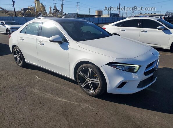 WDD3G4EB5KW014072 2019 MERCEDES-BENZ A White Widok z przodu