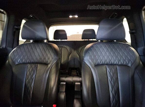 5UXCX4C51KLS37832 2019 BMW X7 Black Widok wnętrza z tyłu