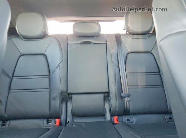WP1BE2AY8NDA51058 2022 PORSCHE CAYENNE Silver Vista interior trasera