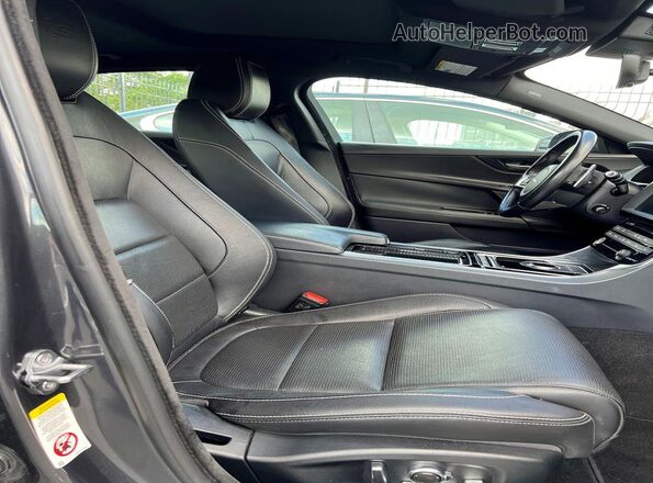 SAJAG4FV7KCP48855 2019 JAGUAR XF Charcoal Vista trasera