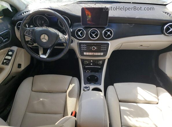 WDCTG4EB3LU021815 2020 MERCEDES-BENZ GLA-CLASS Silver Vista del cuadro de instrumentos