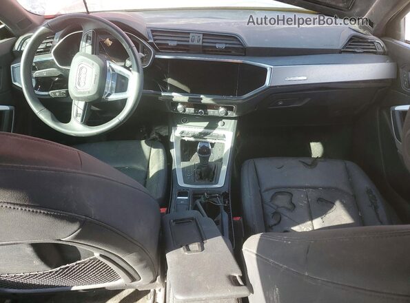 WA1DECF38R1049860 2024 AUDI Q3 Red Вид щитка приладів