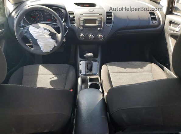 3KPFK4A74HE158321 2017 KIA FORTE Черный Вид панели приборов