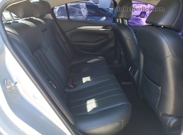 JM1GL1VM2K1500780 2019 MAZDA 6 Silver Widok wnętrza z tyłu