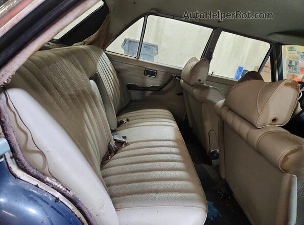 114015100304449 1971 MERCEDES-BENZ 230 Brown Widok wnętrza z tyłu