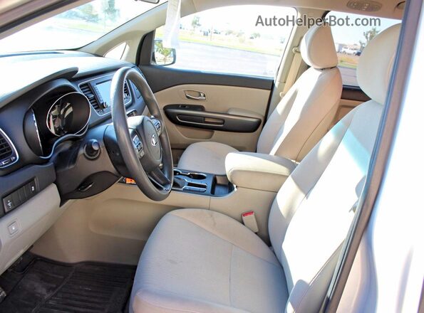 KNDMB5C15L6624195 2020 KIA SEDONA Silver უკანა სავარძლების ხედი