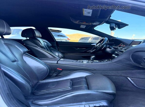 WBS6E9C56GG437177 2016 BMW M6 Белый Вид панели приборов