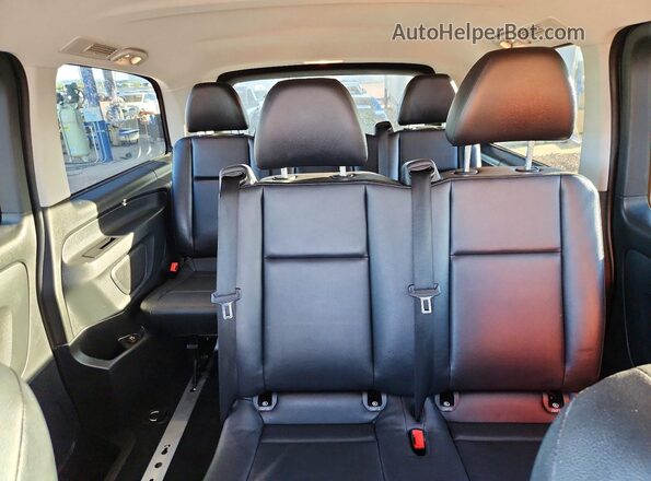 WD4PG2EE9G3091083 2016 MERCEDES-BENZ METRIS Серебряный Вид задней части салона