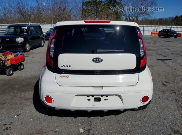 KNDJP3A5XK7690247 2019 KIA SOUL White Widok wnętrza z przodu