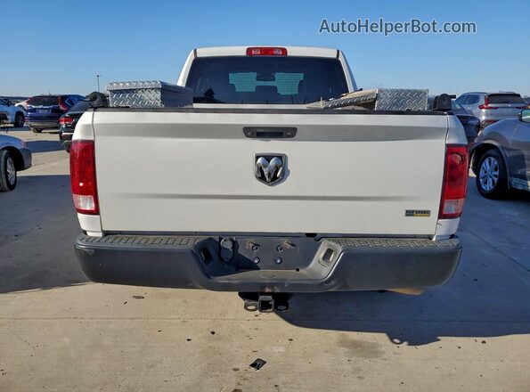 1C6RR6FGXKS681089 2019 RAM 1500 Белый Вид салона спереди
