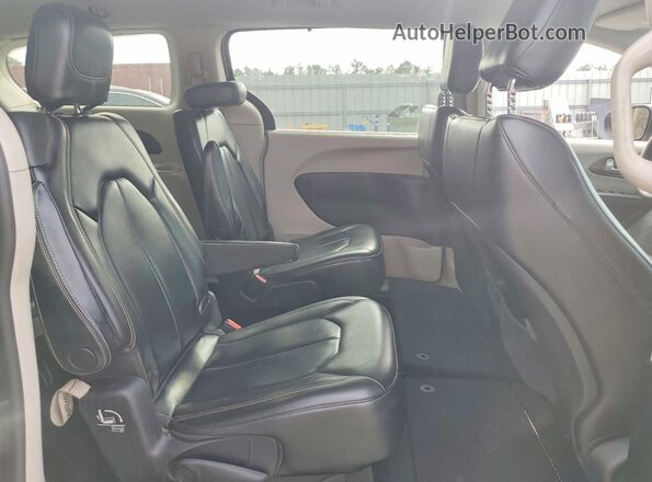 2C4RC1DG9LR286095 2020 CHRYSLER VOYAGER Silver Вид підкапотного простору