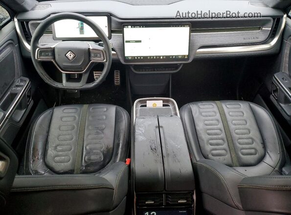 7FCTGAAA6NN011272 2022 RIVIAN R1T Blue Vista del salpicadero