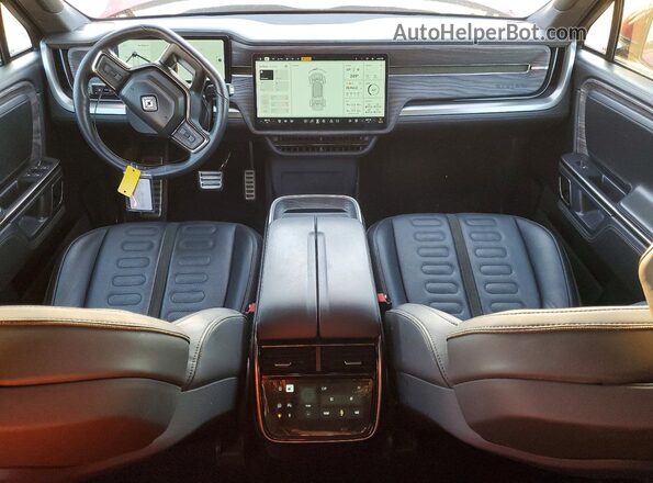 7FCTGAAA8NN013122 2022 RIVIAN R1T Red Dashboard view
