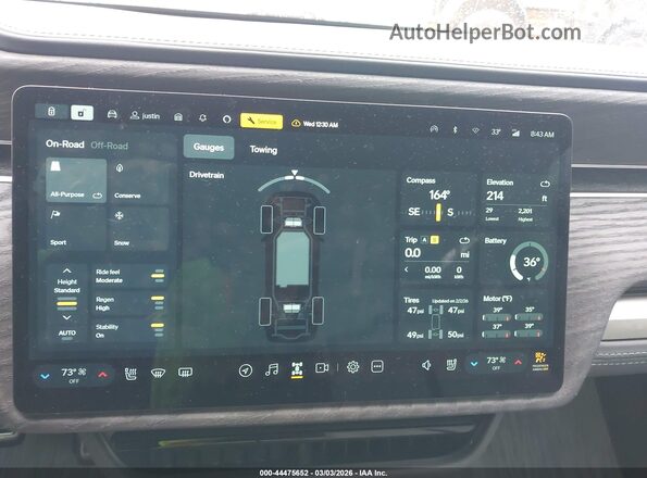 7FCTGAAA9NN015378 2022 RIVIAN R1T Green Rear seats view