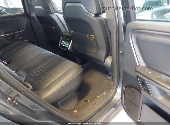 7FCTGAAL5NN002869 2022 RIVIAN R1T Gray Widok naklejki z numerem VIN