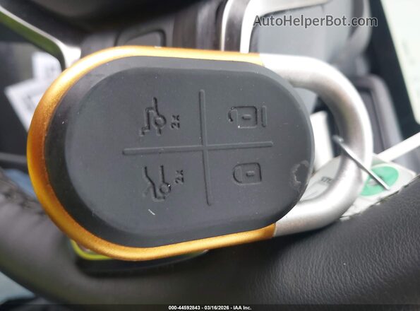 7FCTGBAA3RN033144 2024 RIVIAN R1T Gray Dashboard view