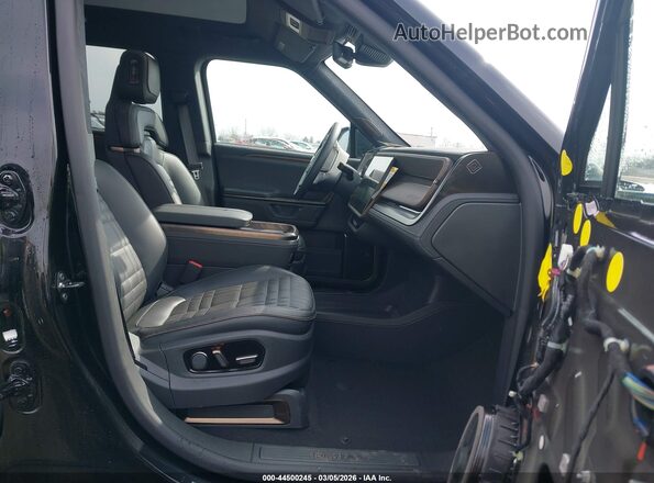 7FCTGCAP0SN040102 2025 RIVIAN R1T Black Front interior view
