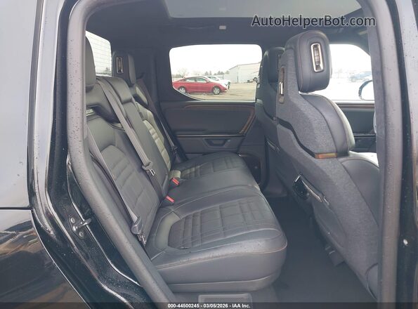 7FCTGCAP0SN040102 2025 RIVIAN R1T Black VIN sticker view