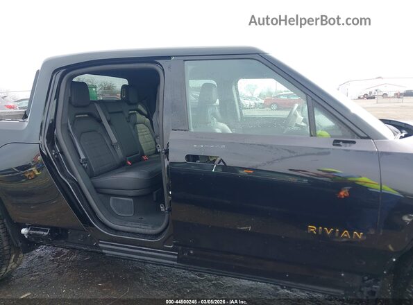 7FCTGCAP0SN040102 2025 RIVIAN R1T Black 360 interior view