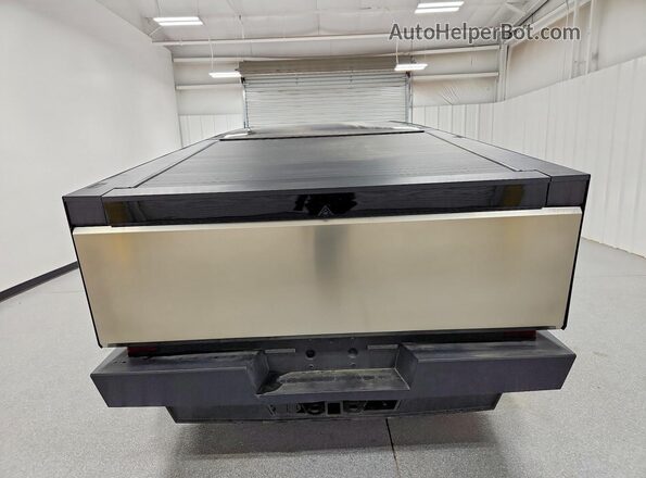 7G2CEHED0RA015454 2024 TESLA CYBERTRUCK Серебряный Вид сзади