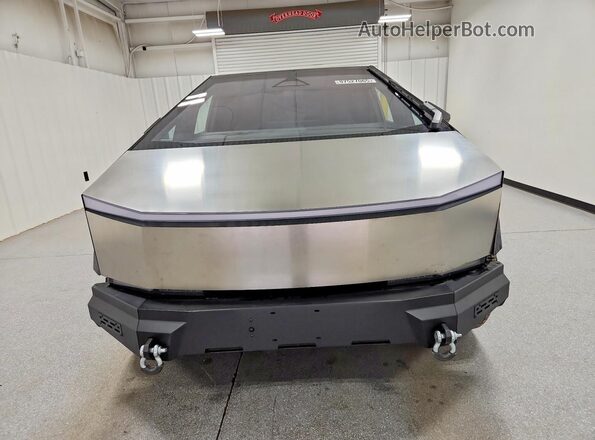 7G2CEHED0RA015454 2024 TESLA CYBERTRUCK Серебряный Вид спереди