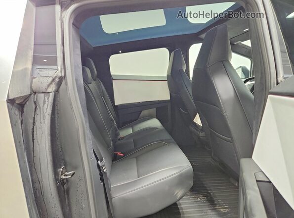 7G2CEHED0RA015454 2024 TESLA CYBERTRUCK Серебряный Вид задних сидений