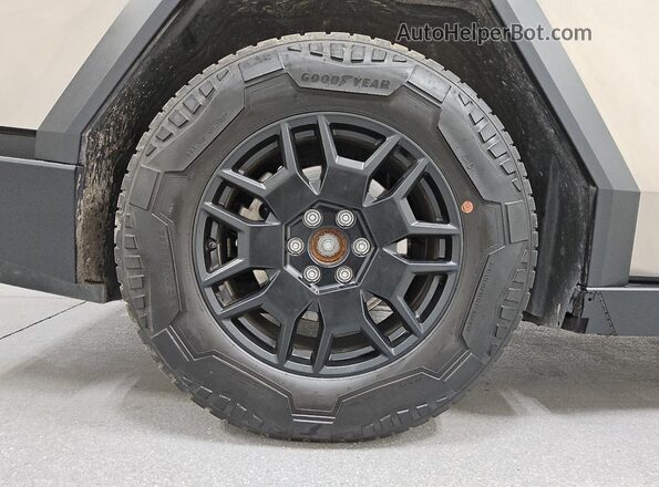 7G2CEHED0RA015454 2024 TESLA CYBERTRUCK Серебряный 