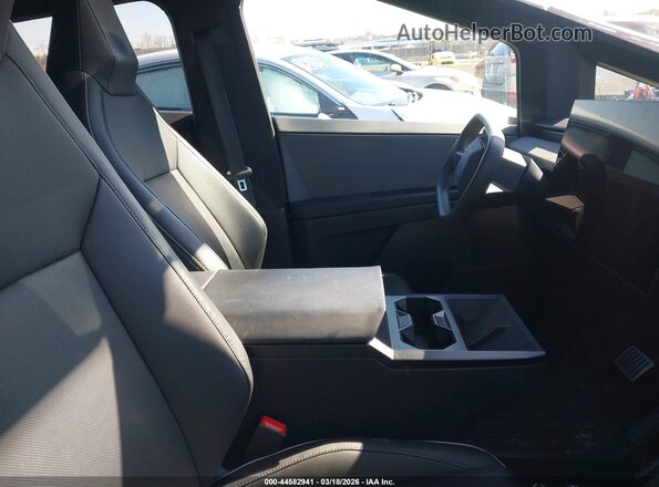 7G2CEHED0RA031055 2024 TESLA CYBERTRUCK Серый Вид салона спереди