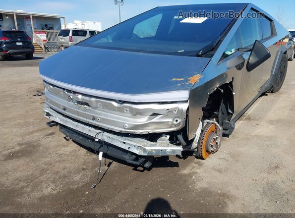 7G2CEHED0RA031055 2024 TESLA CYBERTRUCK Серый Вид спереди