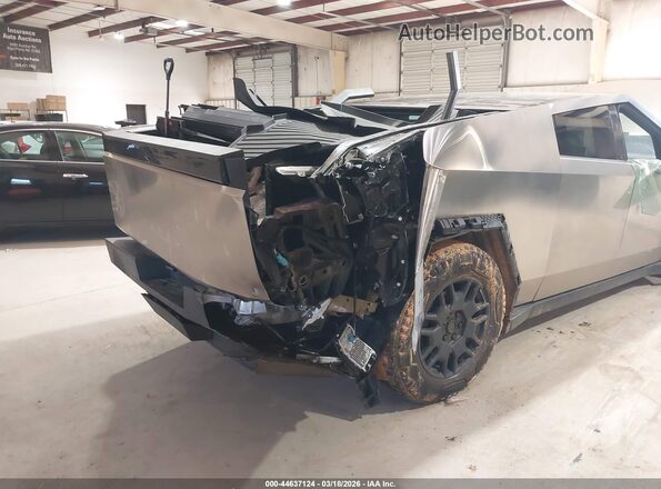 7G2CEHED2RA007243 2024 TESLA CYBERTRUCK Серый Вид спереди