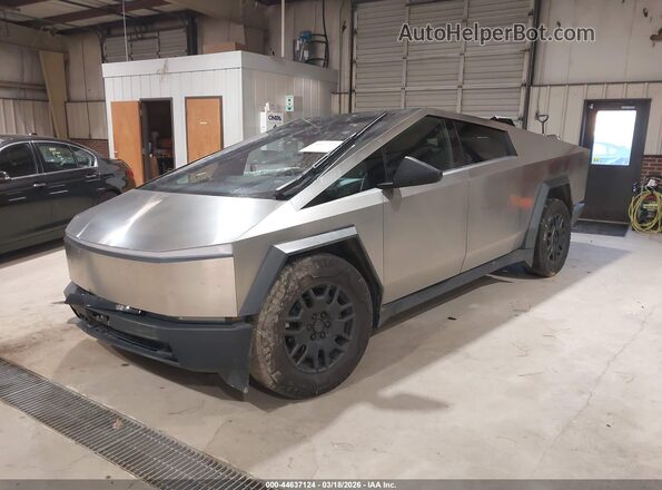 7G2CEHED2RA007243 2024 TESLA CYBERTRUCK Серый Передняя левая четверть