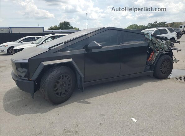 7G2CEHED6RA015992 2024 TESLA CYBERTRUCK Черный Передняя левая четверть