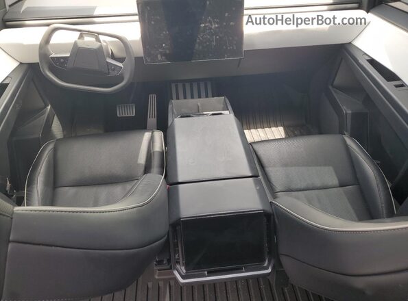 7G2CEHED6RA015992 2024 TESLA CYBERTRUCK Черный Вид панели приборов