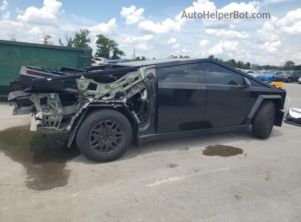 7G2CEHED6RA015992 2024 TESLA CYBERTRUCK Черный Задняя правая четверть