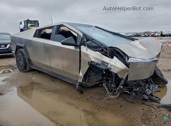 7G2CEHED6SA059240 2025 TESLA CYBERTRUCK Серебряный Передняя правая четверть