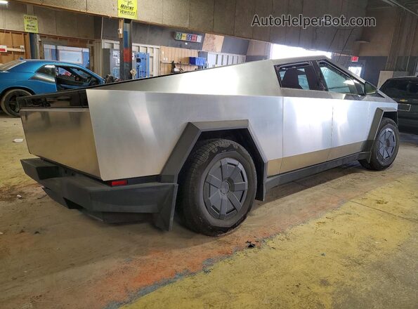 7G2CEHED6SA078564 2025 TESLA CYBERTRUCK Silver უკანა მარჯვენა