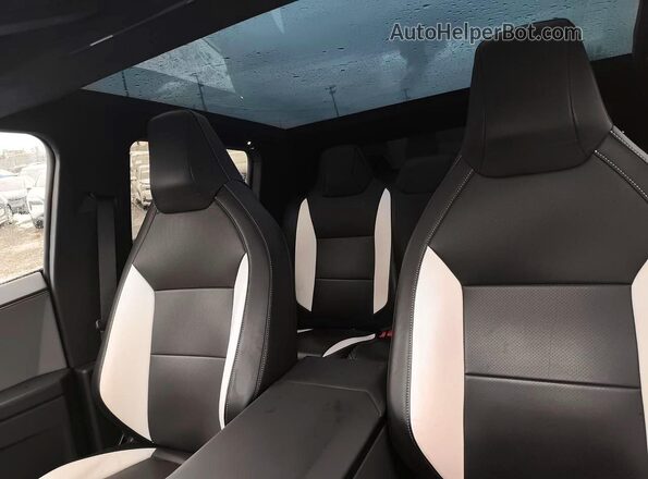 7G2CEHED8RA028338 2024 TESLA CYBERTRUCK Зеленый Вид задней части салона