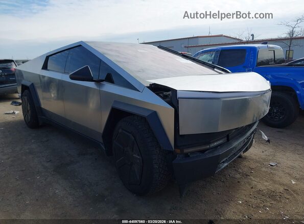 7G2CEHED9RA053653 2024 TESLA CYBERTRUCK Silver Առջևի աջ
