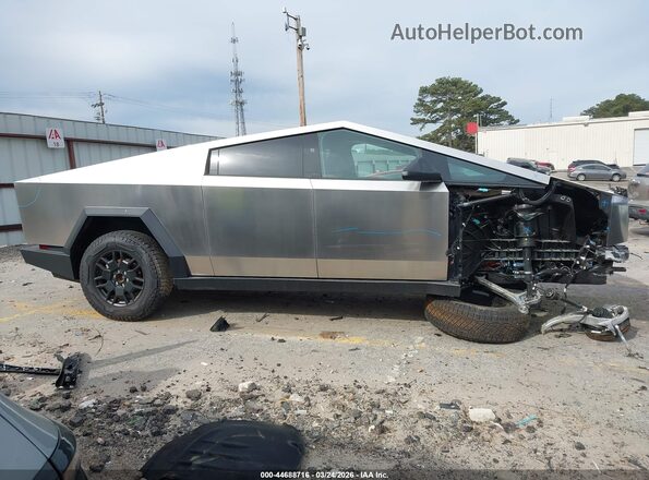 7G2CEHEE9SA075540 2025 TESLA CYBERTRUCK Silver Vista interior trasera