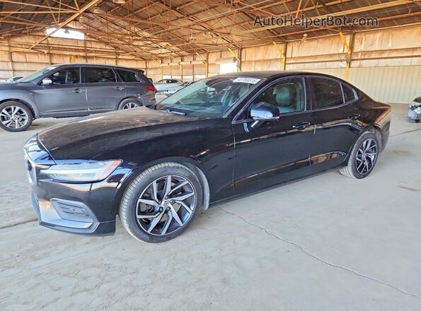 7JRA22TKXKG007430 2019 VOLVO S60 Черный Передняя левая четверть