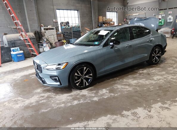 7JRL12FK3RG326993 2024 VOLVO S60 Dark Blue Передняя левая четверть