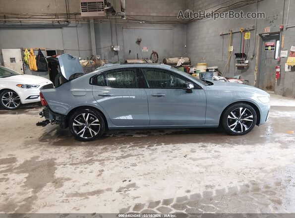 7JRL12FK3RG326993 2024 VOLVO S60 Dark Blue Вид задней части салона
