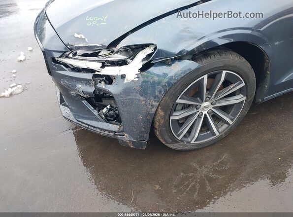 7JRL12FZXNG161953 2022 VOLVO S60 Синий Вид спереди