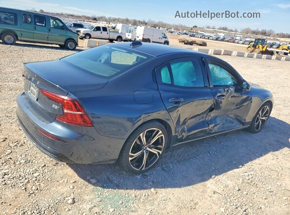7JRL12TLXRG303594 2024 VOLVO S60 Синий Задняя правая четверть