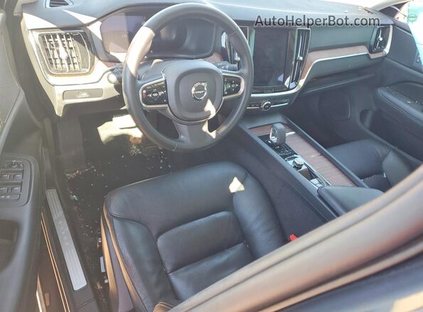7JRL12TLXRG303594 2024 VOLVO S60 Синий Вид панели приборов