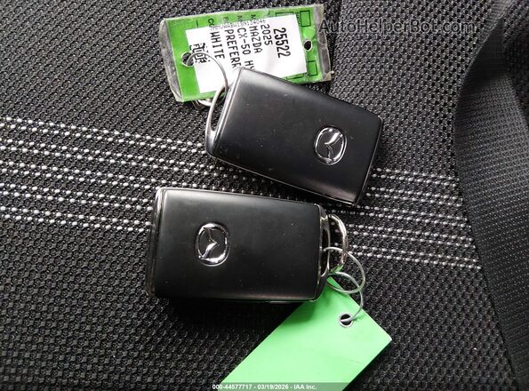 7MMVAABW1SN134046 2025 MAZDA CX-50 HYBRID White წინა პანელის ხედი