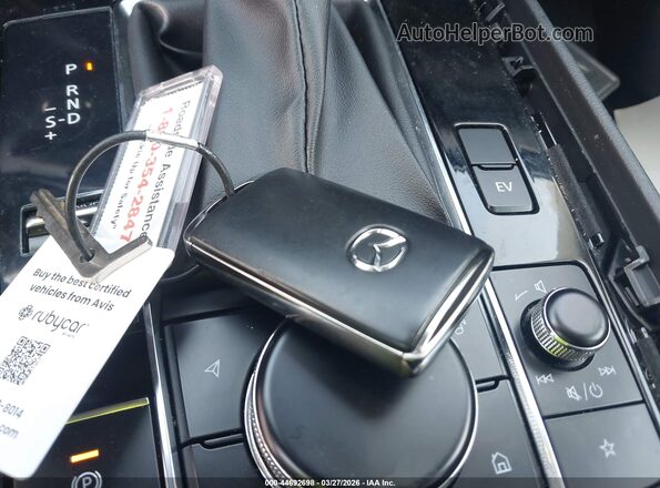 7MMVAAEW1TN151216 2026 MAZDA CX-50 HYBRID Черный Вид панели приборов