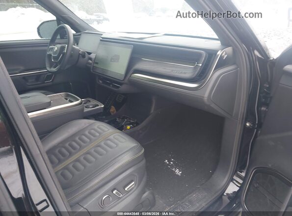 7PDSGABA1PN026029 2023 RIVIAN R1S Черный Вид салона спереди