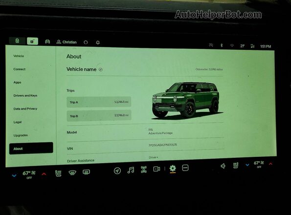 7PDSGABA2PN013578 2023 RIVIAN R1S Зеленый Вид щитка приборов
